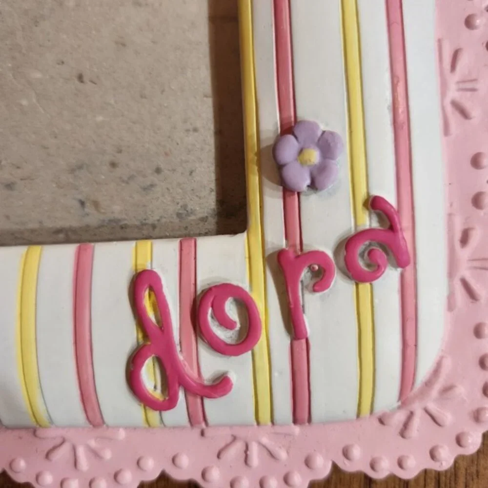 Vintage Dora the‎ Explorer Pink Striped 3D Flower Picture Frame Viacom